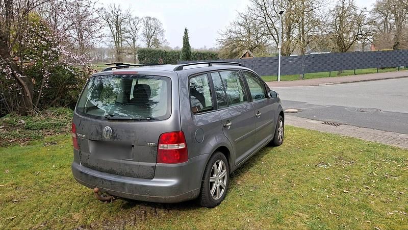 Gebraucht VW Touran 105 PS (77 kW) 2005 Grau Van / Kleinbus