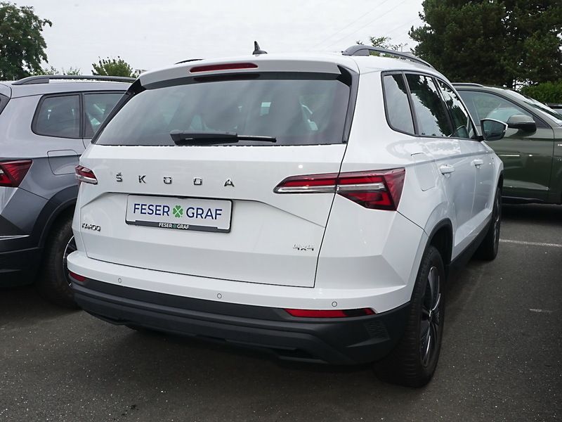Gebraucht Skoda Karoq Ambition 150 PS (110 kW) 2023 Moon weiss perleffekt SUV