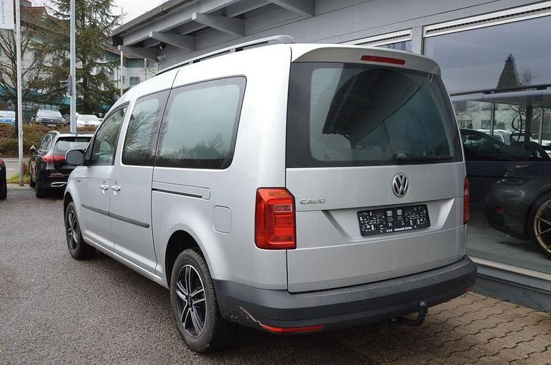 Gebraucht VW Caddy Maxi Trendline 102 PS (75 kW) 2018 Reflexsilber Van / Kleinbus