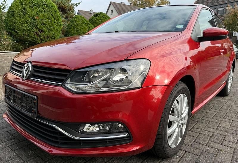 Rot Gebraucht 2015 VW Polo Comfortline Kleinwagen | 9.490 € (Guter Preis) - Bild 1/4