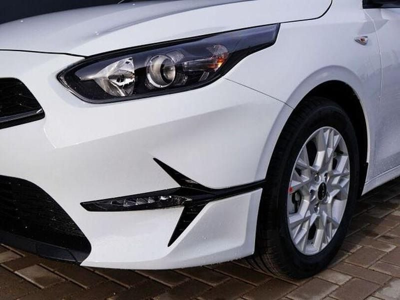 Gebraucht Kia Ceed Edition 7 120 PS (88 kW) 2022 Weiss Kleinwagen