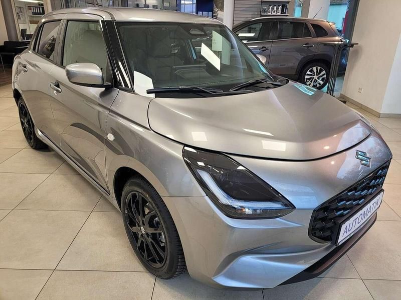 Gebraucht Suzuki Swift 83 PS (61 kW) 2025 Premium silver metallic Kleinwagen