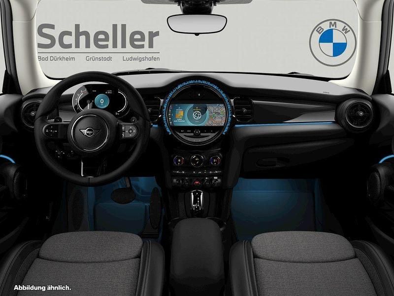 Gebraucht Mini Cooper S Classic 178 PS (130 kW) 2023 Midnight black metallic Kleinwagen