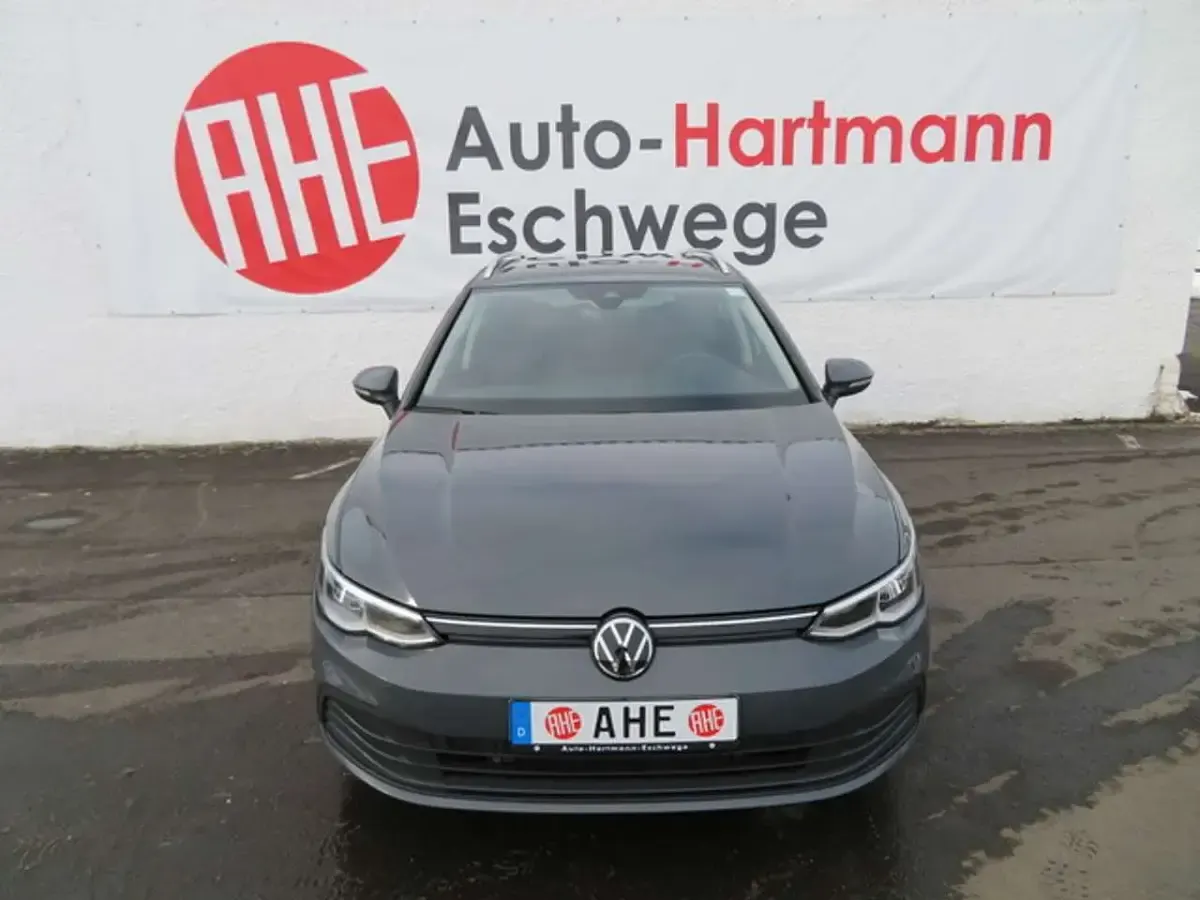 Gebraucht VW Golf VIII Life 150 PS (110 kW) 2024 Delfingrau metallic (metallic) Kombi