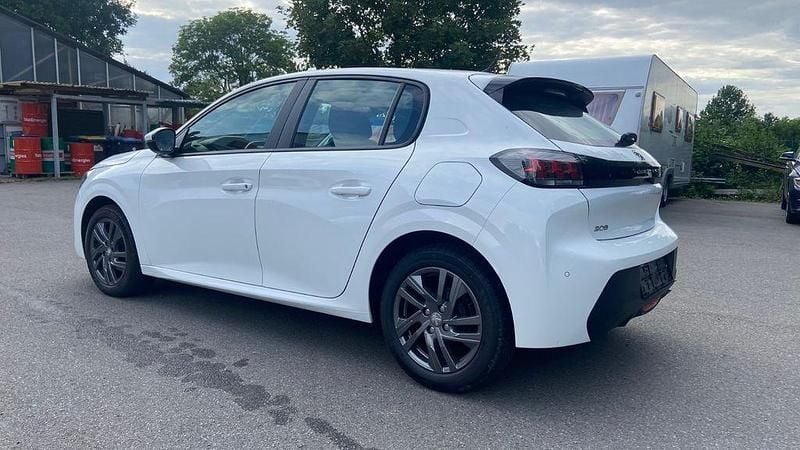Gebraucht Peugeot 208 Active 75 PS (55 kW) 2021 Weiß Kleinwagen