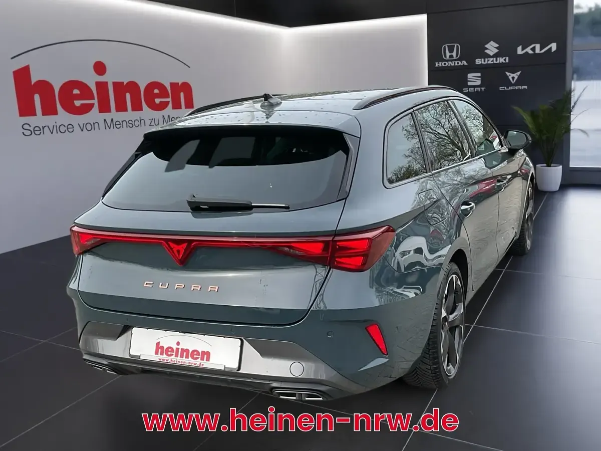 Gebraucht Seat Leon 150 PS (110 kW) 2025 Fiord blau SUV