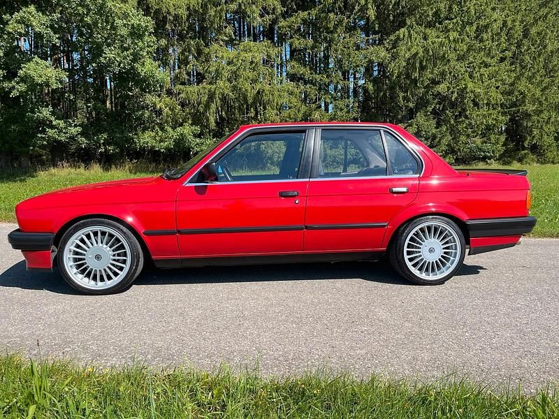 Rot Gebraucht 1988 BMW M2 Limousine | 18.000 € - Bild 1/4