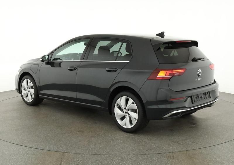 Neu VW Golf VIII Edition 204 PS (150 kW) 2026 Urano grau Limousine