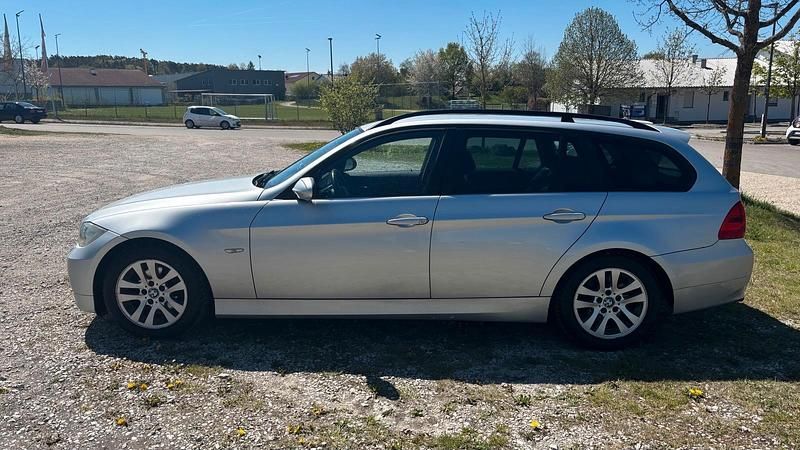 Gebraucht BMW 318 129 PS (94 kW) 2007 Silber Kombi
