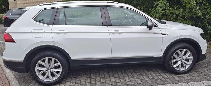 Weiß Gebraucht 2021 VW Tiguan Allspace Highline SUV | 31.850 € (Superpreis) - Bild 1/4
