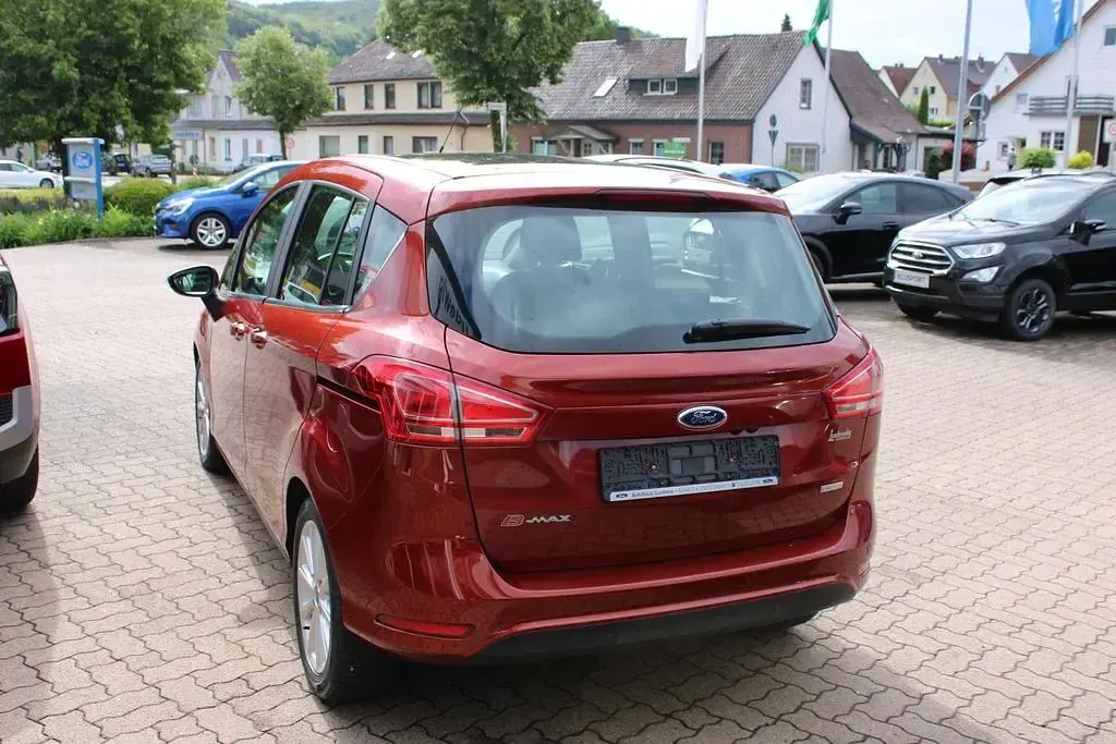 Gebraucht Ford B-MAX Titanium 125 PS (91 kW) 2016 Rot Van / Kleinbus