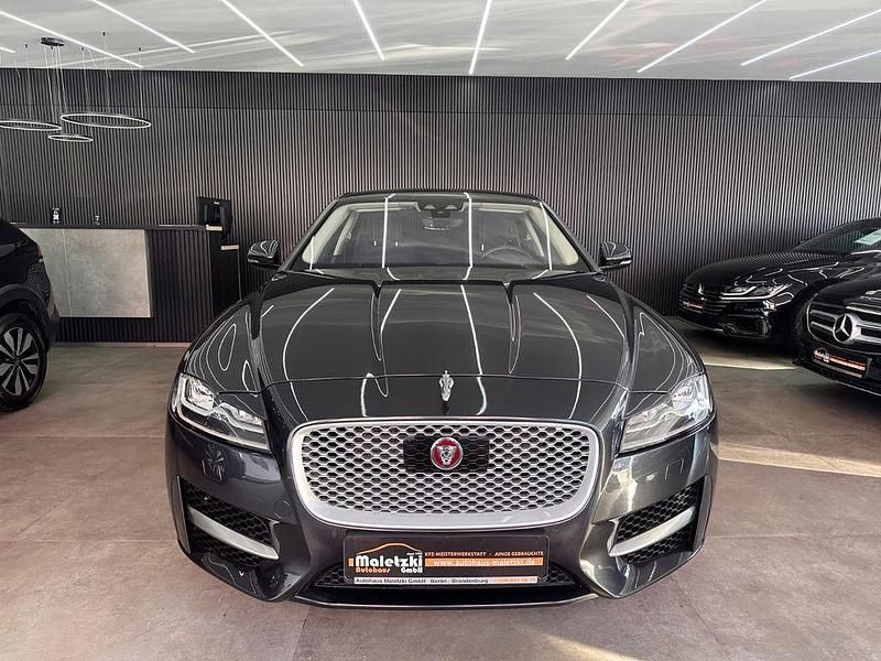 Gebraucht Jaguar XF R-Sport 300 PS (220 kW) 2019 Grau Limousine