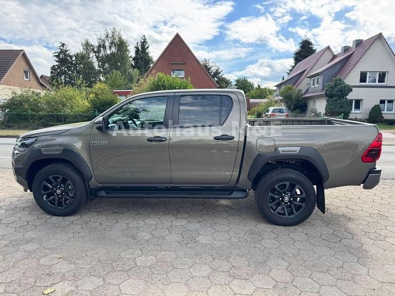 Neu Toyota HiLux 204 PS (150 kW) 2026 Manganbronze Pickup