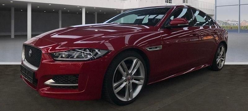 Gebraucht Jaguar XE R-Sport 179 PS (131 kW) 2016 Rot Limousine