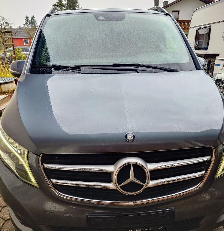 Silber Gebraucht 2015 Mercedes V220 Edition Van / Kleinbus | 22.999 € (Superpreis) - Bild 1/4