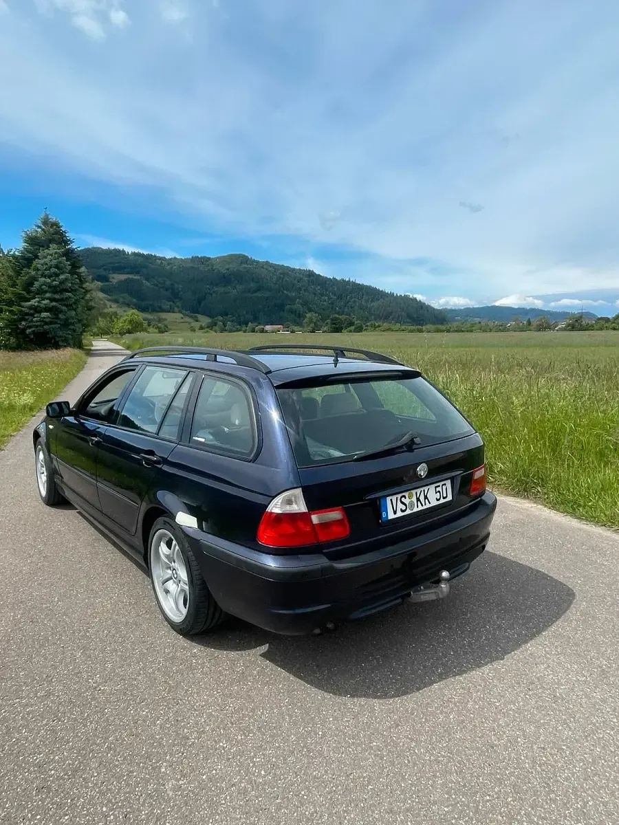 Gebraucht BMW 330 M Sport 184 PS (135 kW) 2003 Blau Kombi