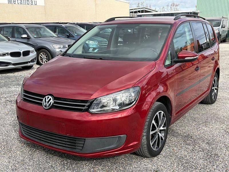 Gebraucht VW Touran Trendline 105 PS (77 kW) 2011 Rot Van / Kleinbus