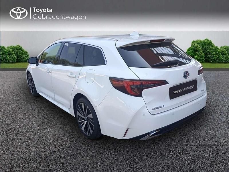 Neu Toyota Corolla Hybrid 140 PS (102 kW) 2025 Weiss Kombi