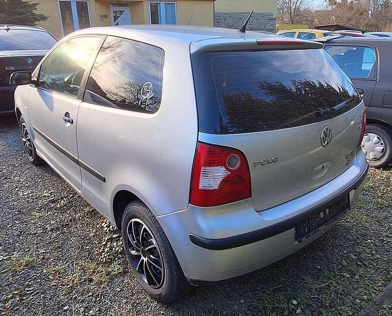 Gebraucht VW Polo 64 PS (47 kW) 2003 Silber Limousine