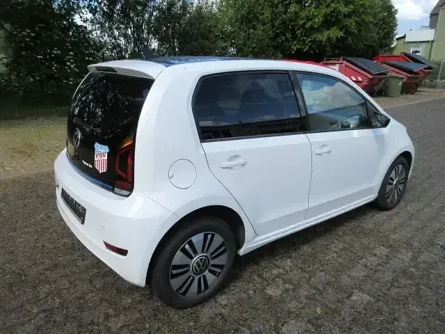 Gebraucht VW e-up! Style 61 kW (83 PS) 2021 Weiss Kleinwagen