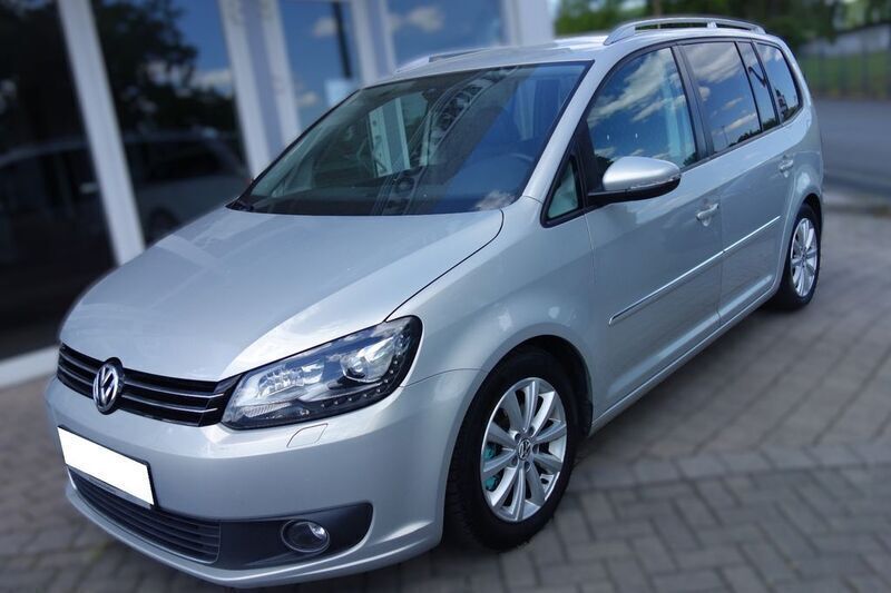 Silber Gebraucht 2011 VW Touran Highline Van / Kleinbus | 10.920 € (Etwas zu teuer) - Bild 1/4