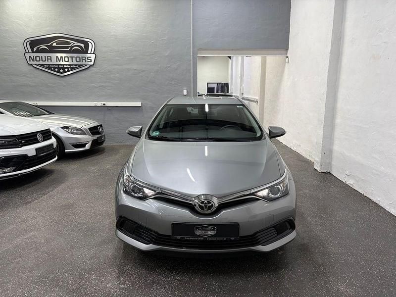 Gebraucht Toyota Auris Cool 99 PS (72 kW) 2015 Grau Limousine