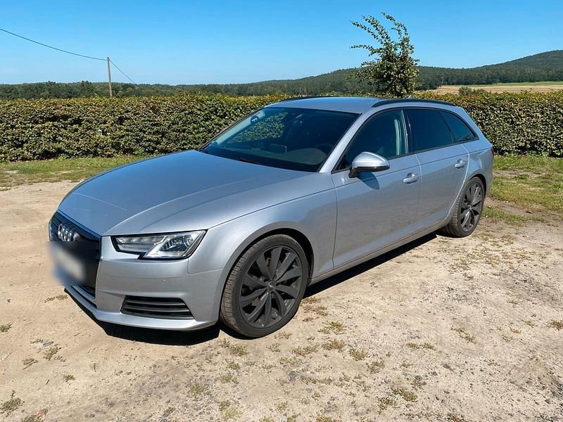 Silber Gebraucht 2016 Audi A4 Kombi | 17.999 € (Fairer Preis) - Bild 1/4