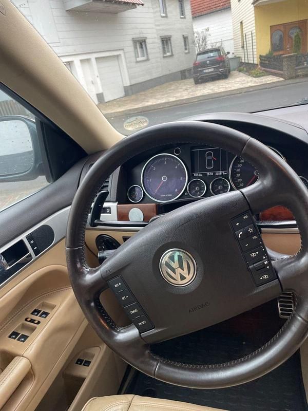 Gebraucht VW Touareg 313 PS (230 kW) 2006 Grau SUV