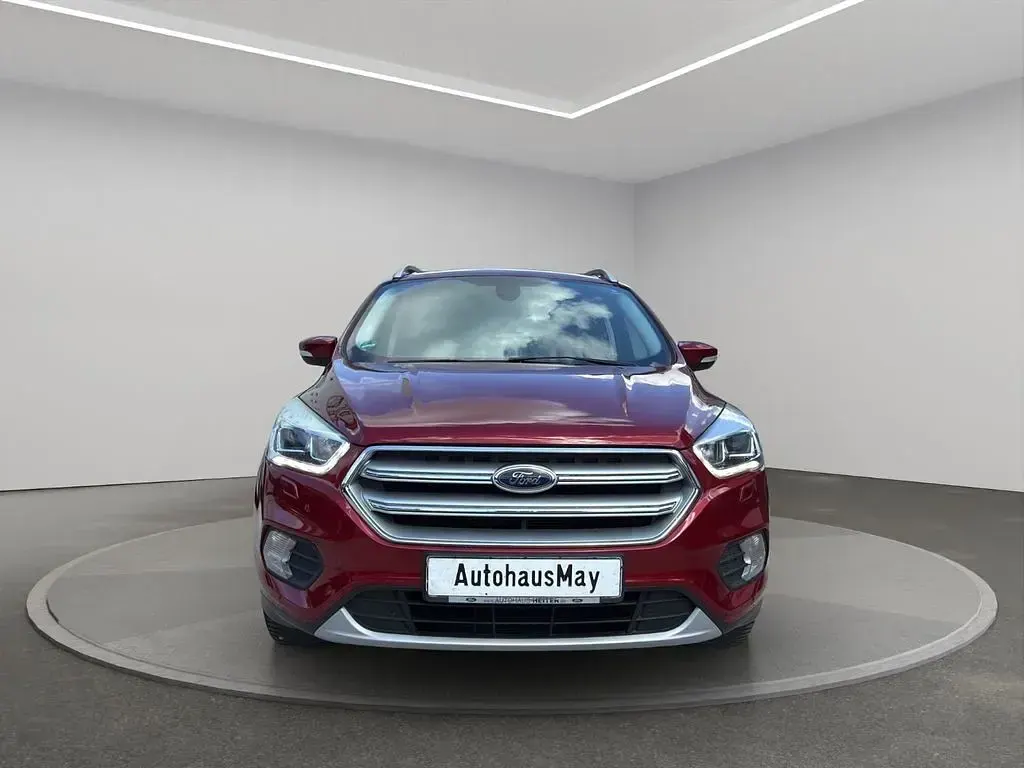 Gebraucht Ford Kuga Titanium 150 PS (110 kW) 2018 Rot SUV