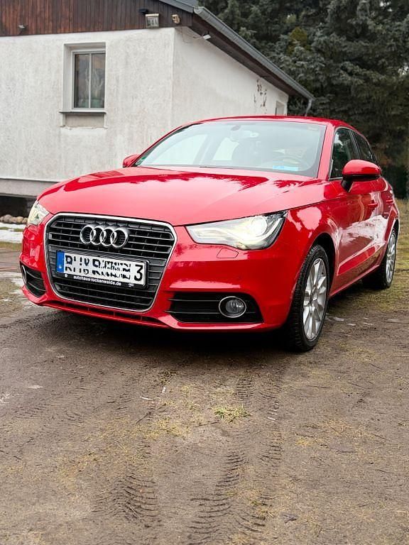 Rot Gebraucht 2014 Audi A1 Sportback Attraction Kleinwagen | 10.950 € (Fairer Preis) - Bild 1/4