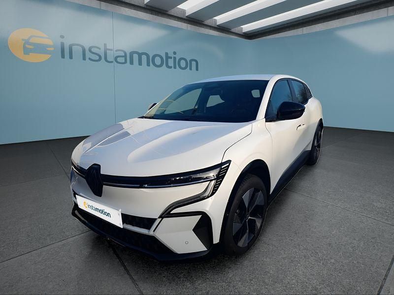 Weiß Gebraucht 2022 Renault Megane E-Tech Limousine | 28.749 € (Teuer) - Bild 1/4