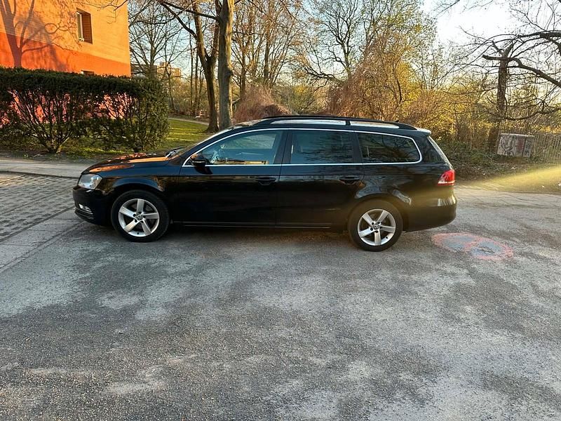 Gebraucht VW Passat 105 PS (77 kW) 2013 Schwarz Kombi
