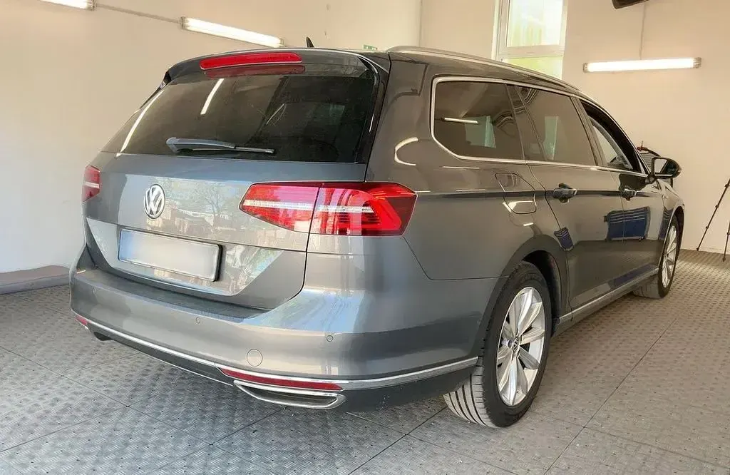 Używany VW Passat Highline 239 KM (175 kW) 2016 Szary Kombi