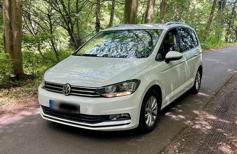 Gebraucht VW Touran 150 PS (110 kW) 2016 Weiß Van / Kleinbus