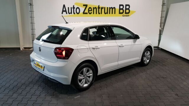 Gebraucht VW Polo Comfortline 95 PS (69 kW) 2018 Weiß Kleinwagen