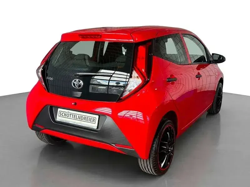 Gebraucht Toyota Aygo 72 PS (52 kW) 2020 Rot Kleinwagen