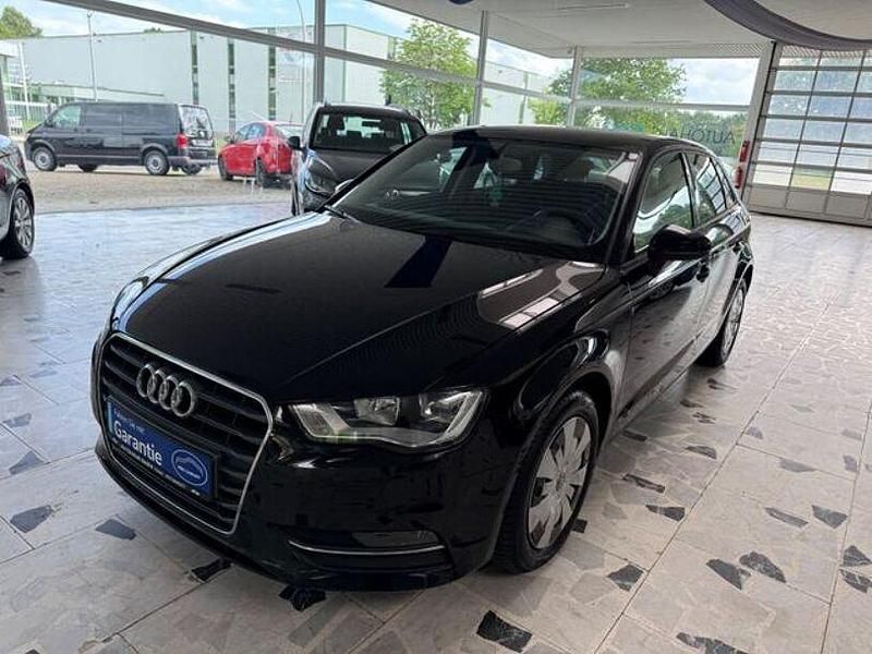 Gebraucht Audi A3 Attraction 77 PS (56 kW) 2013 Schwarz Limousine