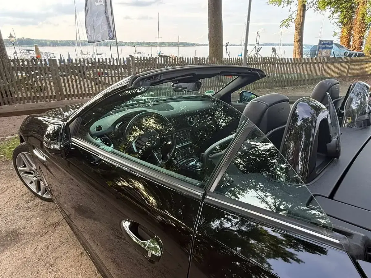 Gebraucht Mercedes SLC180 156 PS (114 kW) 2020 Schwarz Cabrio