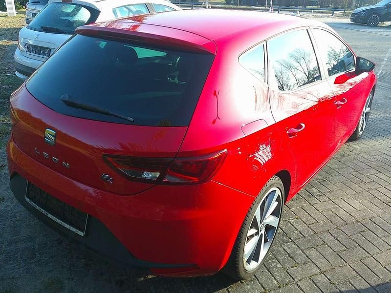 Gebraucht Seat Leon FR 125 PS (91 kW) 2015 "emocion" rot Kleinwagen