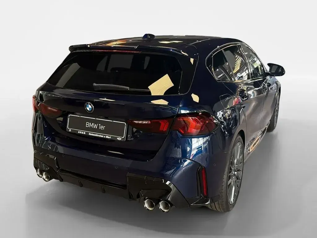 Neu BMW M135 M Performance 300 PS (220 kW) 2026 Blau Kleinwagen