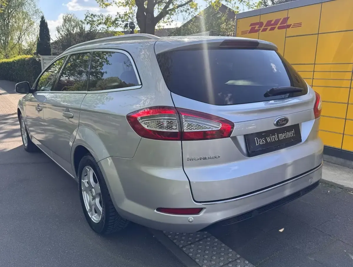Gebraucht Ford Mondeo Titanium 163 PS (119 kW) 2014 Silber Kombi