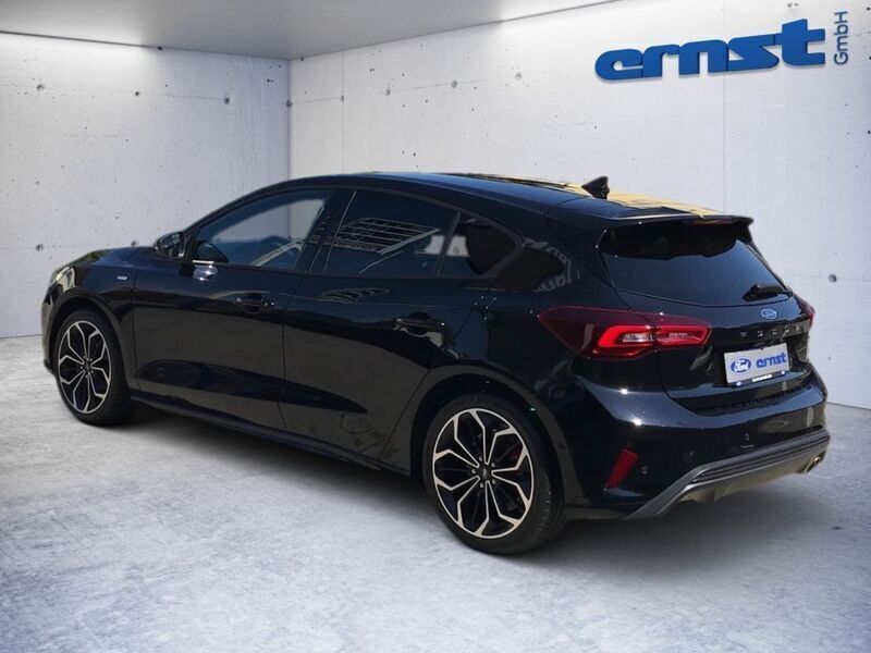 Gebraucht Ford Focus ST-Line 125 PS (91 kW) 2023 Schwarz Limousine