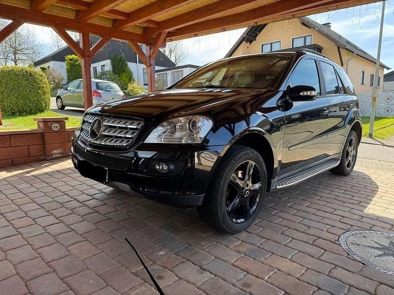 Gebraucht Mercedes ML350 272 PS (200 kW) 2008 Schwarz SUV