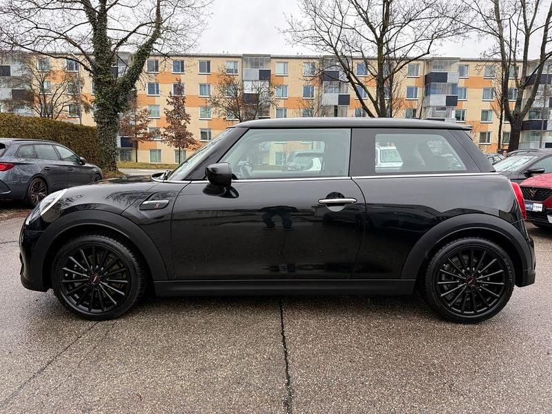 Gebraucht Mini Cooper S Essential 178 PS (130 kW) 2022 Schwarz Kleinwagen