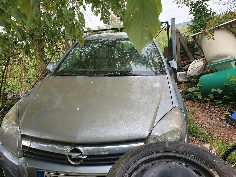 Grau Gebraucht 2006 Opel Astra Kombi | 600 € (Superpreis) - Bild 1/3
