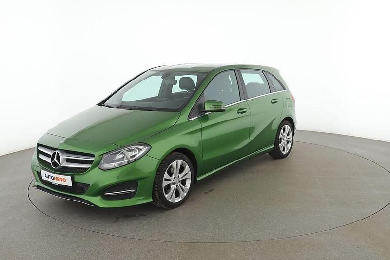 Grün Gebraucht 2016 Mercedes B180 Urban Van / Kleinbus | 14.640 € (Fairer Preis) - Bild 1/3
