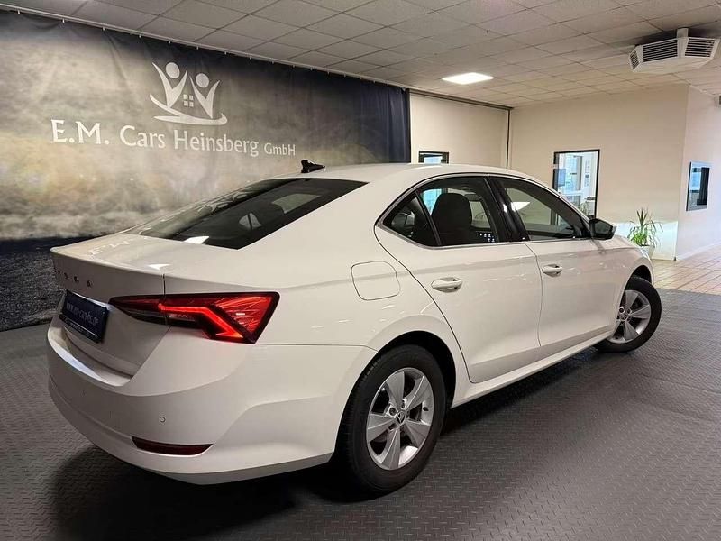 Gebraucht Skoda Octavia Ambition 110 PS (80 kW) 2021 Weiß Limousine