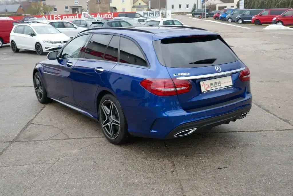 Gebraucht Mercedes 200 AMG line 160 PS (117 kW) 2020 Blau Limousine