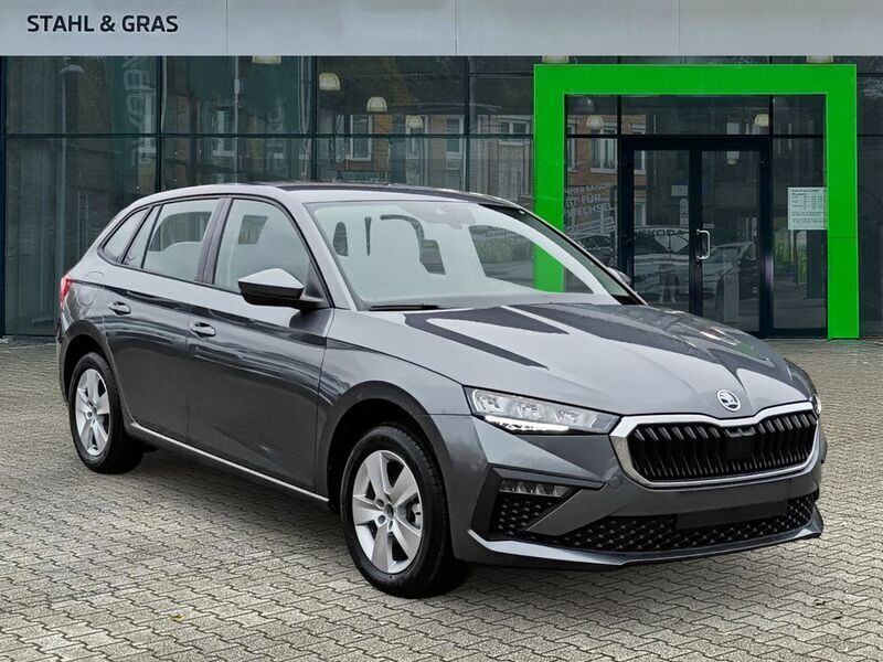 Graphite grau metallic Neu 2024 Skoda Scala Essence Kleinwagen | 25.990 € (Fairer Preis) - Bild 1/4