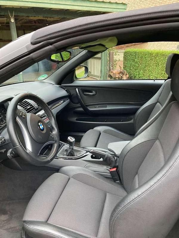 Gebraucht BMW 118 Cabriolet Comfort Edition 143 PS (105 kW) 2011 Schwarz Cabrio